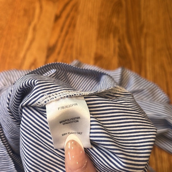 Parker Woman’s Blue Striped Open Shoulder Top Size XS - Picture 5 of 6